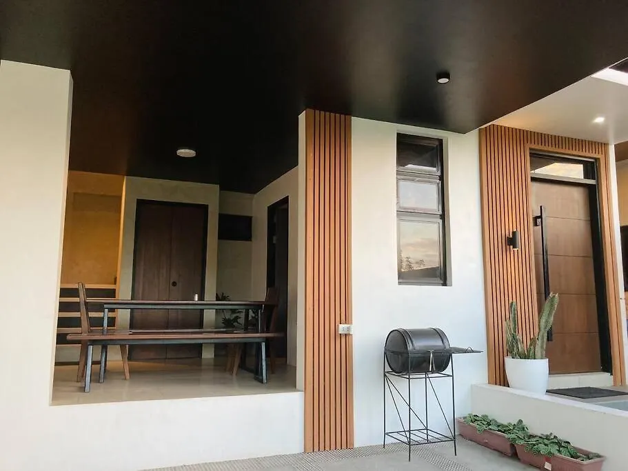Couple Pad With Own Bath Near Clark Villa Mabalacat Philippines